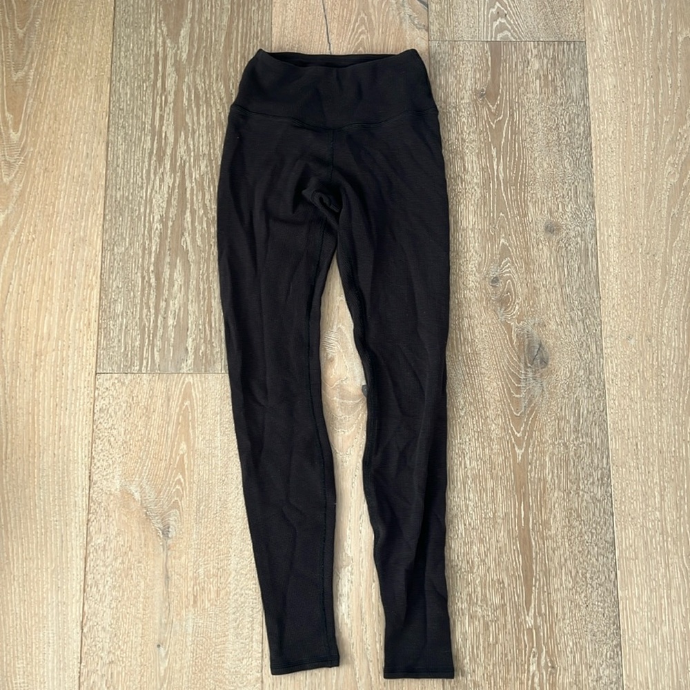 Alo Yoga High-Waist Micro Waffle LowKey Legging dark grey black XXS